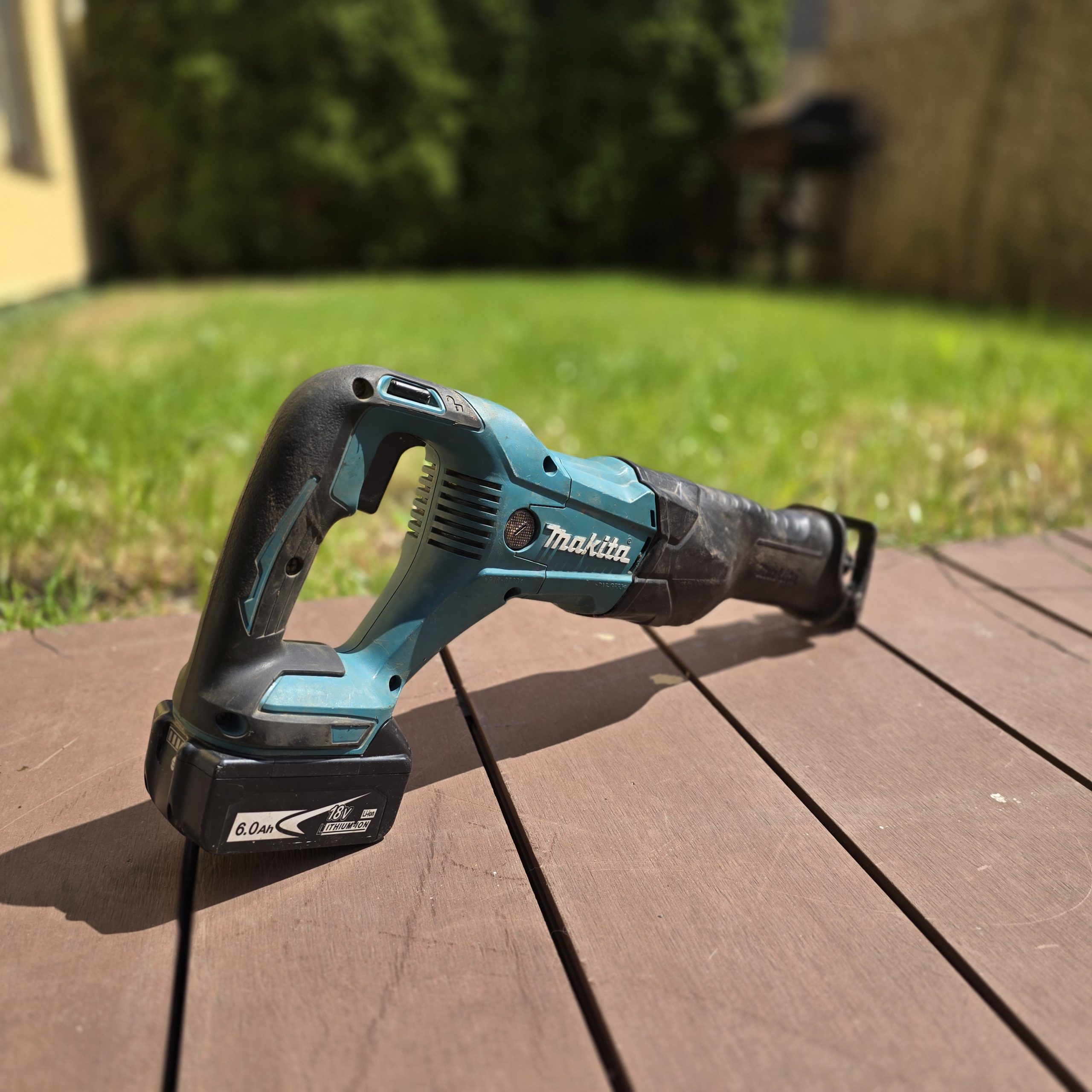 Makita DJR186 akumulatora zobenzāģis (18V)
