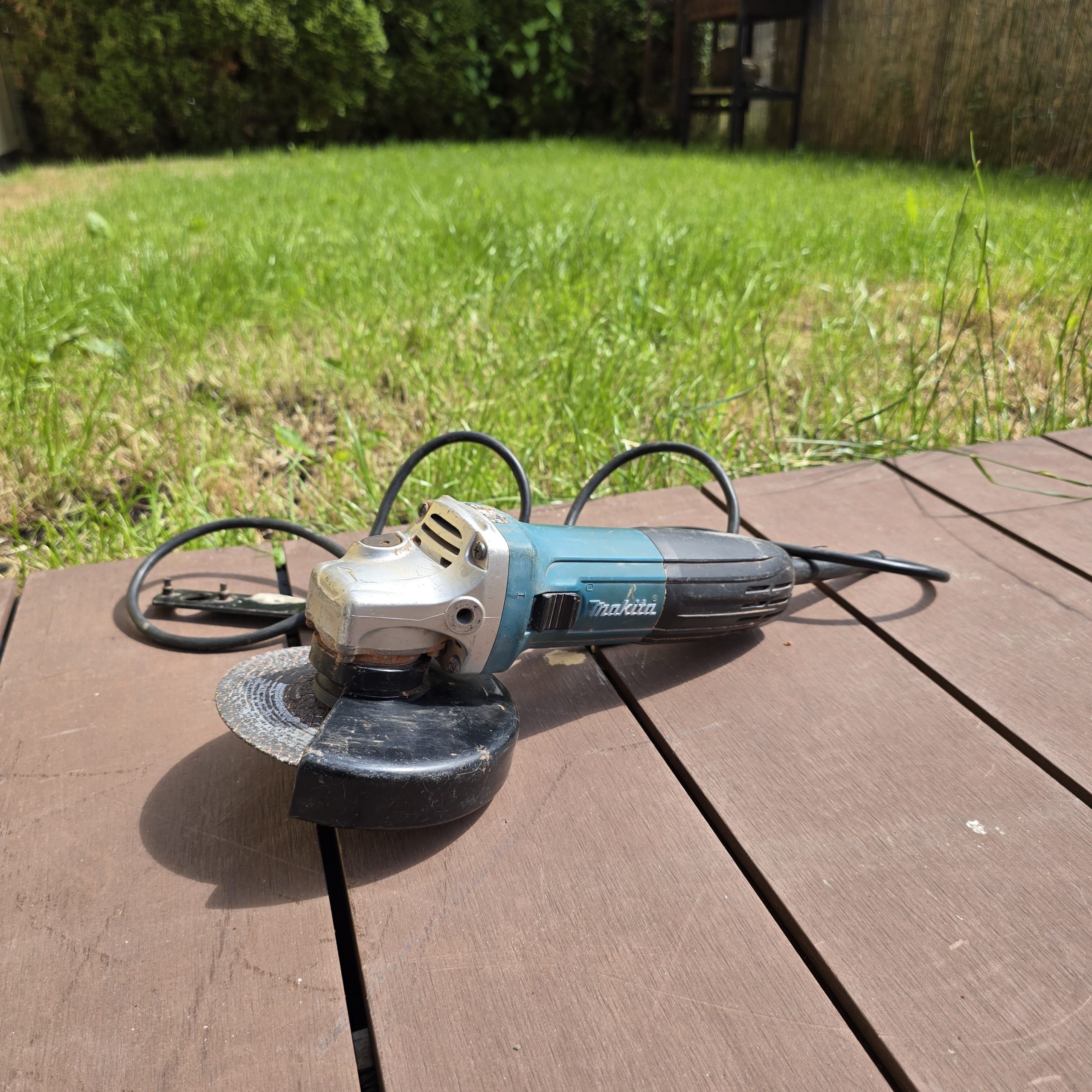 Makita leņķa slīpmašīna 125 mm